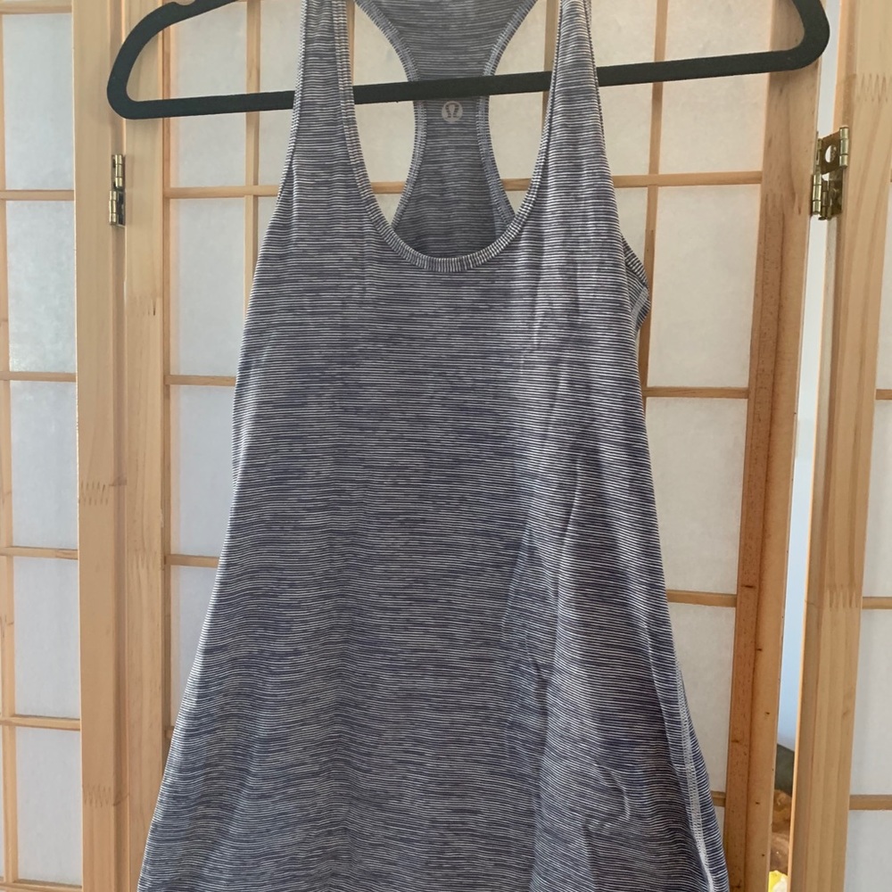 Lululemon tank